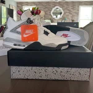 Air Jordan 4 Retro